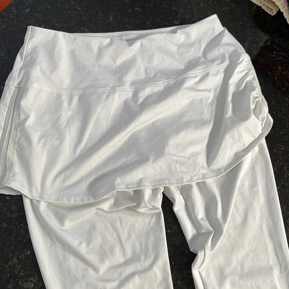 Lucky in Love women's skirt/capri combo Large